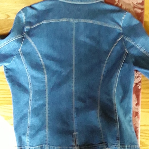 Jean jacket - Picture 2 of 3